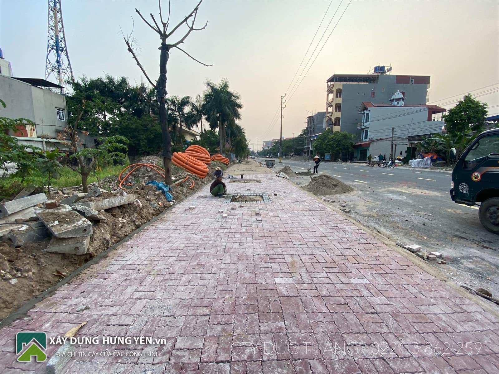 Cung cấp gạch con sâu, ziczac tại vỉa hè đường vành đai thị trấn Vương - Tiên Lữ