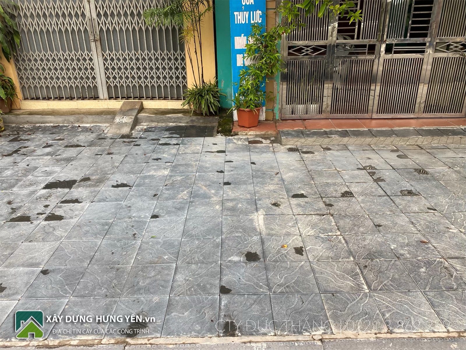 Dùng gạch bê tông coric vân đá lát vỉa hè thành phố Hưng Yên