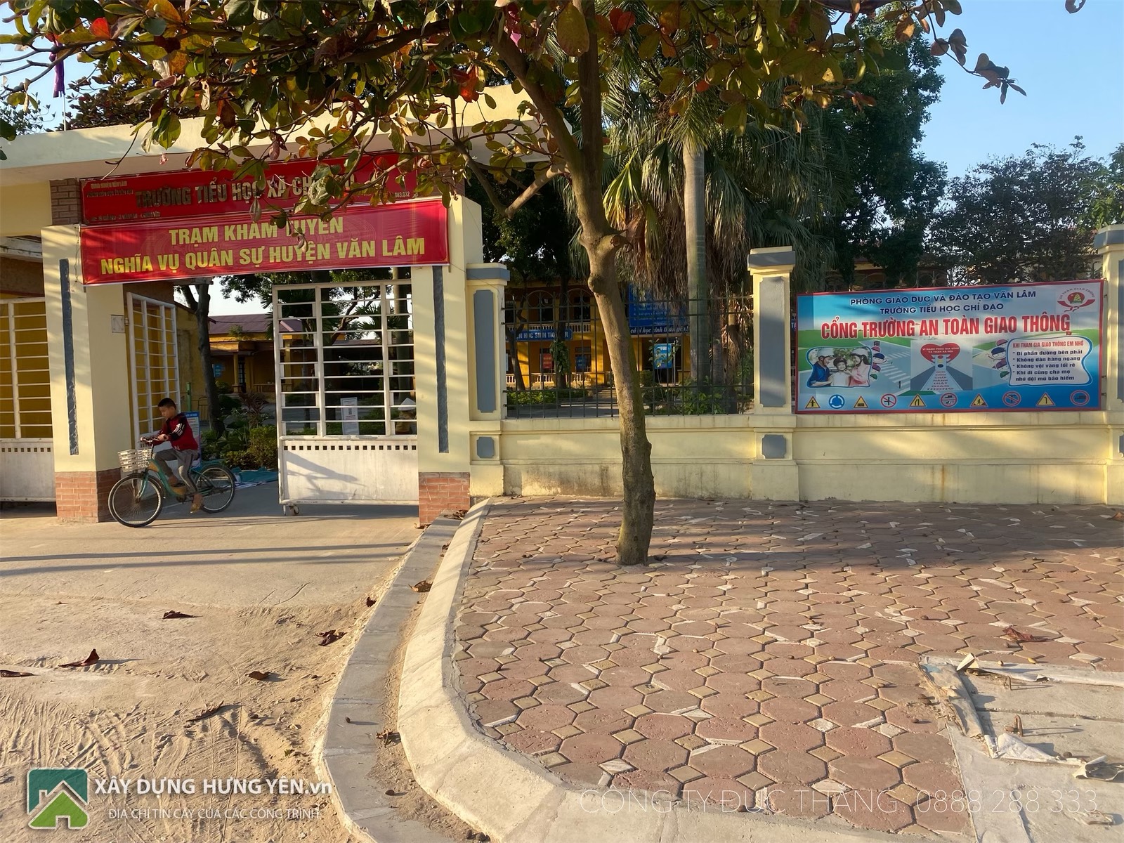 Gạch bát giác kèm nhân tại công trình trường tiểu học Chỉ Đạo - Văn Lâm - Hưng Yên