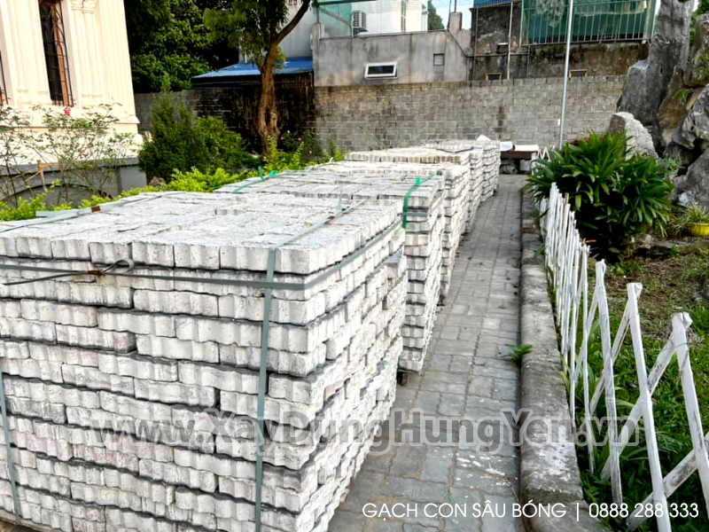 Gạch con sâu bóng màu xám sử dụng tại nhà Thờ Đa Minh - Lê Hồng Phong thành phố Hưng Yên
