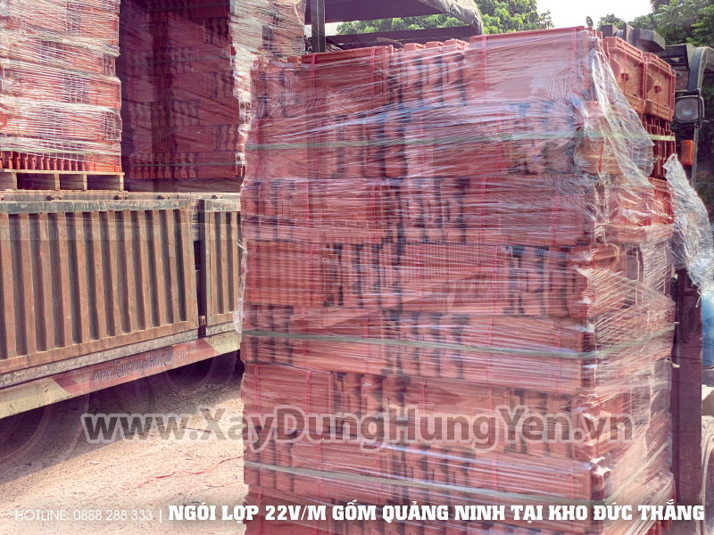 Nhập ngói lợp 22v/m Gốm Quảng Ninh  - không rêu mốc tại kho hàng công ty Đức Thắng