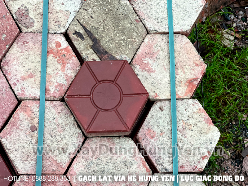 Xưởng gạch lát vỉa hè lục giác bóng đỏ tại Hưng Yên